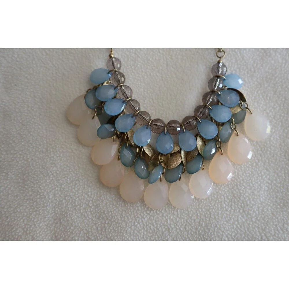 Lot Light Off-white Blue Necklace Gold Tone Dangle Pendant Chandelier Floral